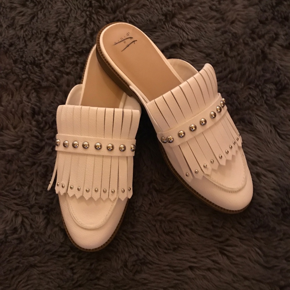 Sandal shoes